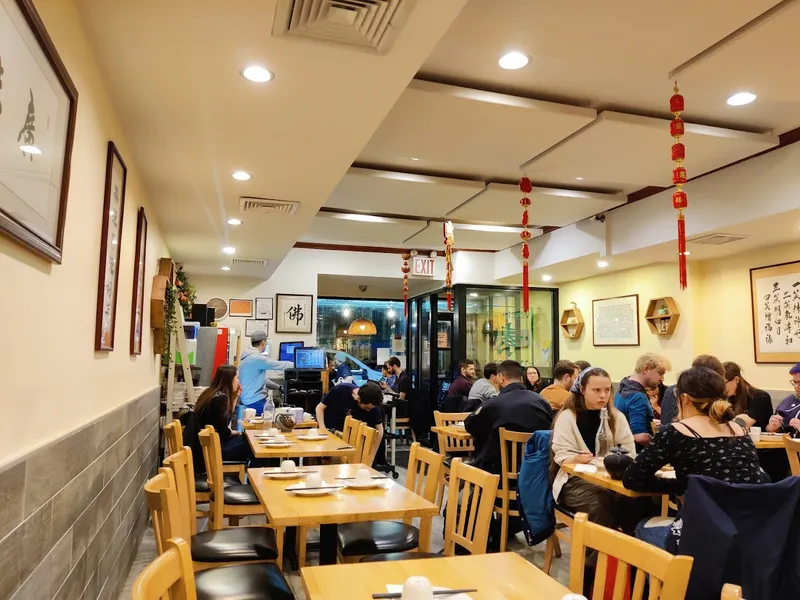 Dining ambiance of restaurant The Original Buddha Bodai Kosher Vegetarian Restaurant 🥬 佛菩提 1