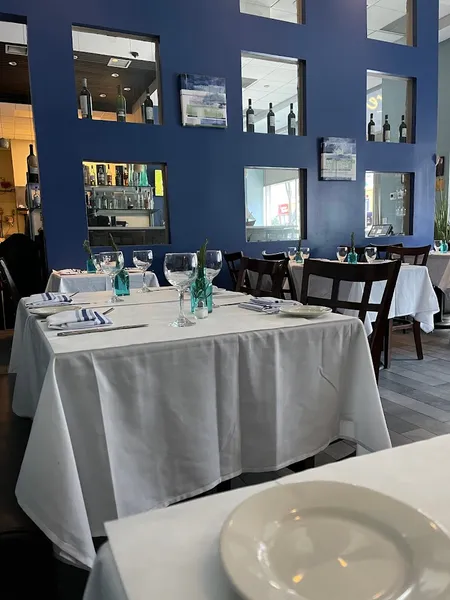 Dining ambiance of restaurant La Vela 1