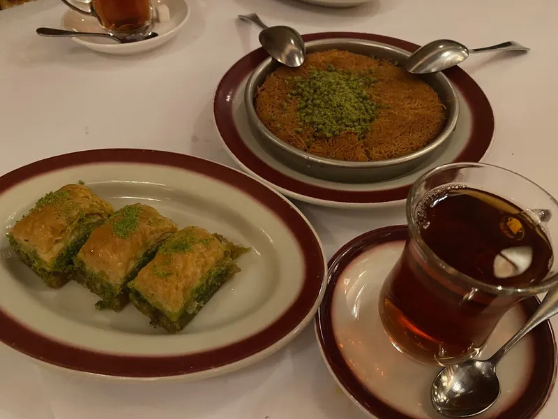 Dining ambiance of restaurant Taci's Beyti 5