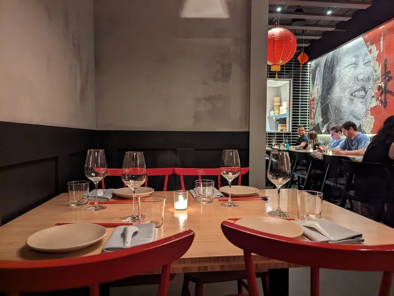 Dining ambiance of restaurant Pinch Chinese 1