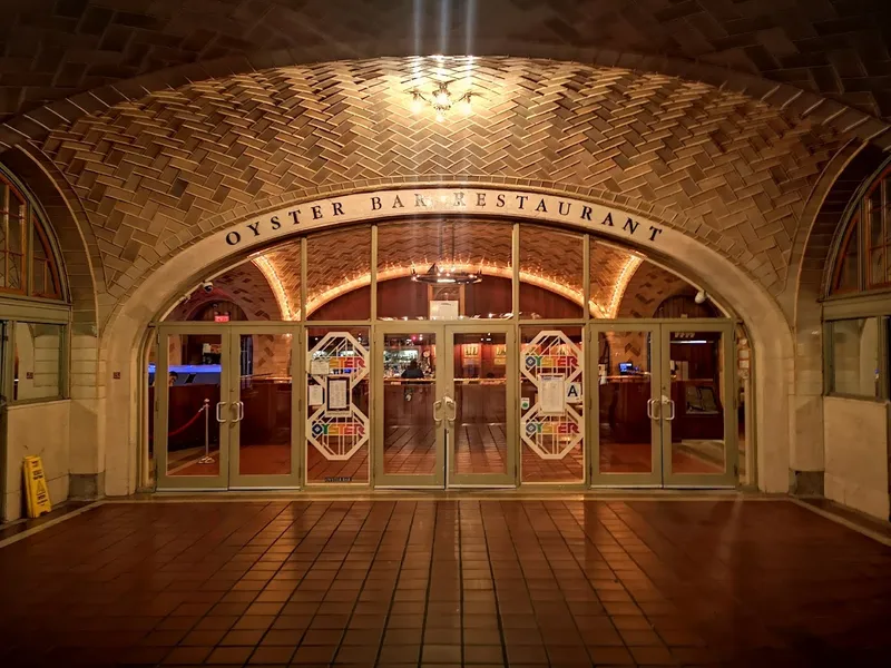 Dining ambiance of restaurant Grand Central Oyster Bar 1