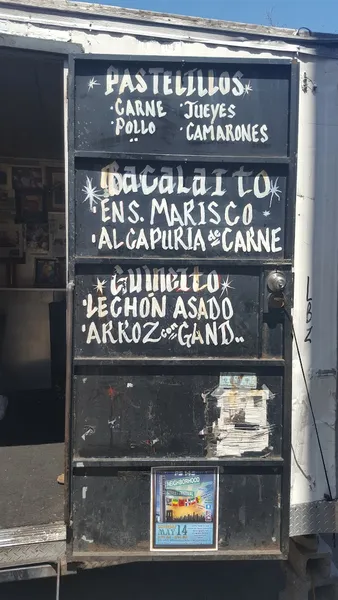 Menu Lechonera La Piraña