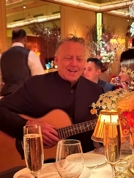 Dining ambiance of restaurant La Grenouille 3