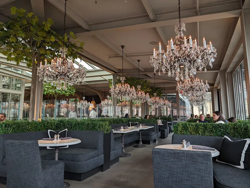 Dining ambiance of restaurant RH Rooftop Restaurant New York 1