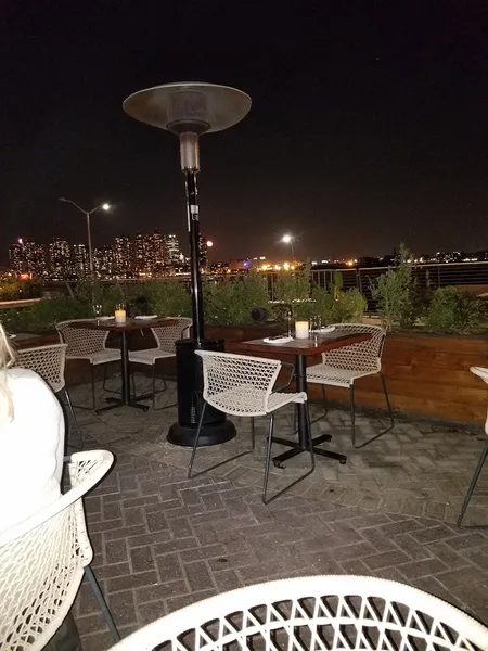 Dining ambiance of restaurant Riverpark 2