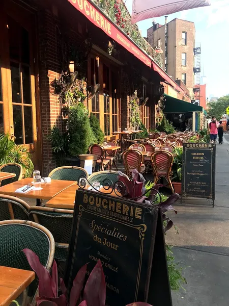 Dining ambiance of restaurant Boucherie West Village 2