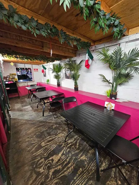 Dining ambiance of restaurant Xochimilco Family Restaurant 3