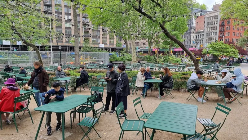 Dining ambiance of restaurant Shake Shack Madison Square Park 1