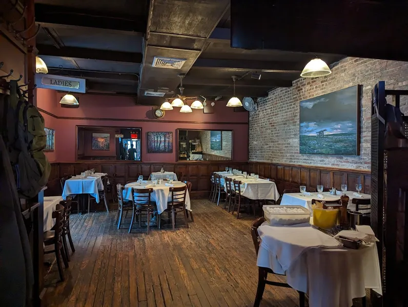 Dining ambiance of restaurant The Landmark Tavern 3