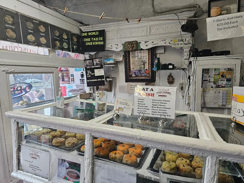 Dining ambiance of restaurant Yonah Schimmel's Knish Bakery 1