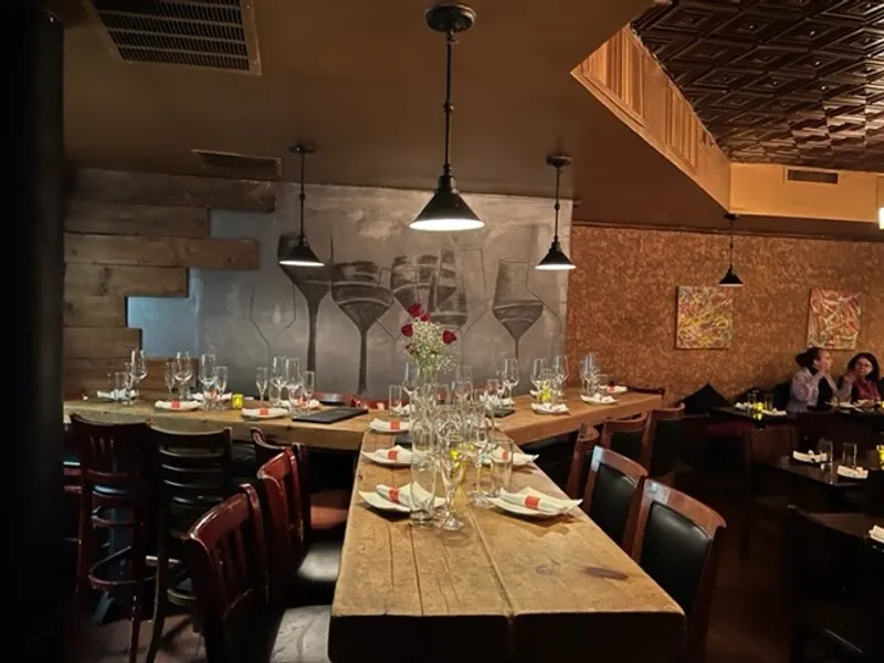 Dining ambiance of restaurant Sojourn 2