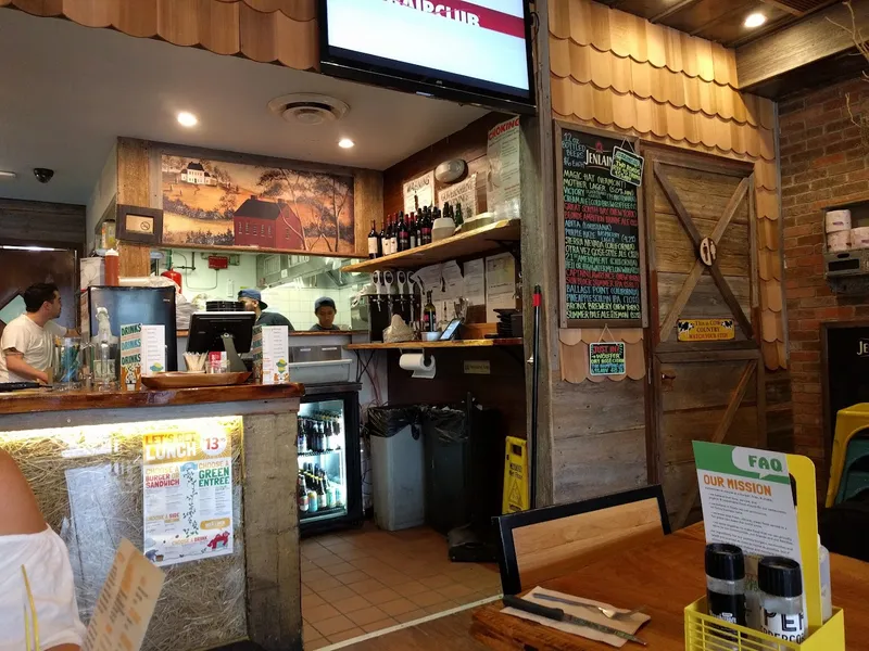 Dining ambiance of restaurant Bareburger 2