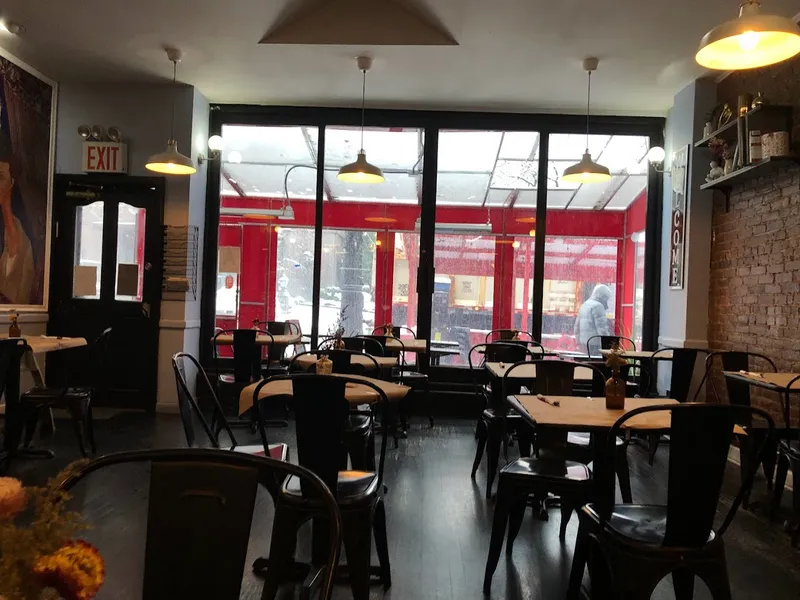 Dining ambiance of restaurant Effy's Cafe on York 1