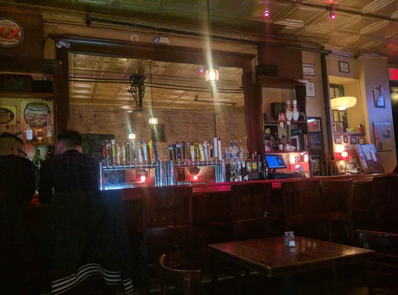 Dining ambiance of restaurant Park Slope Ale House 3