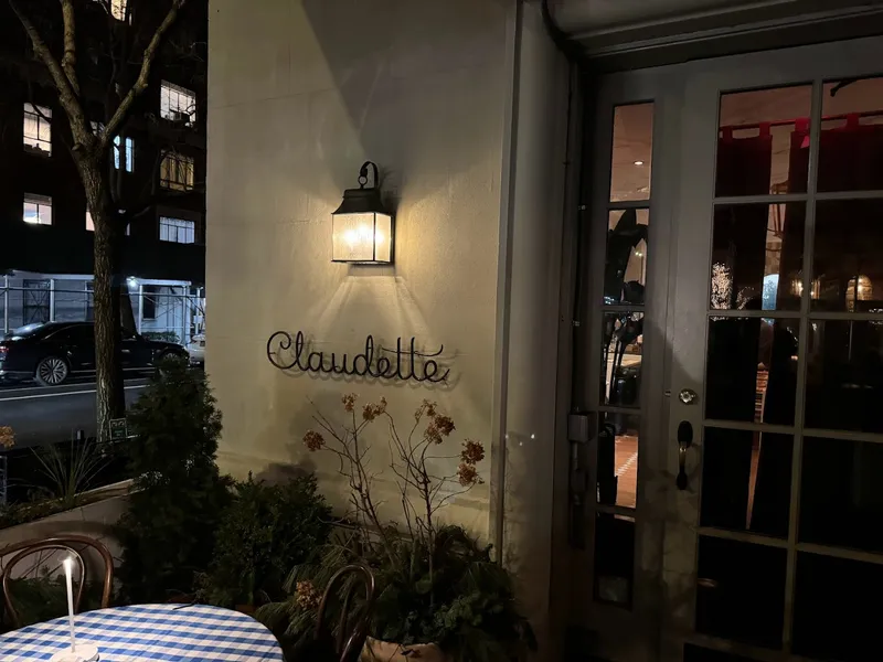 Dining ambiance of restaurant Claudette 2