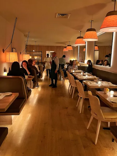 Dining ambiance of restaurant JoJo by Jean-Georges 1