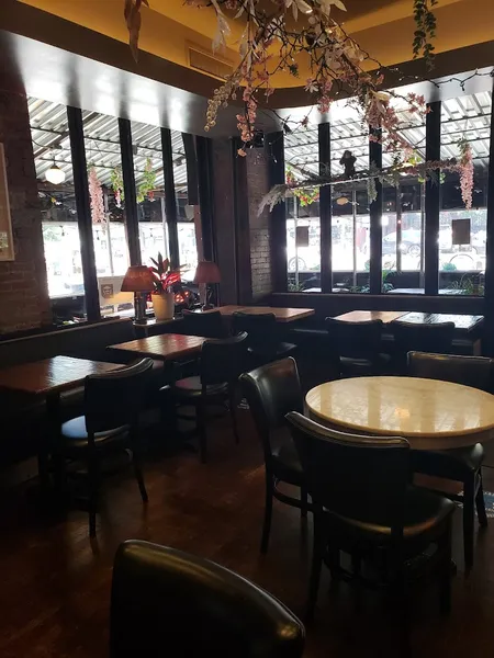 Dining ambiance of restaurant Renaissance Harlem 2