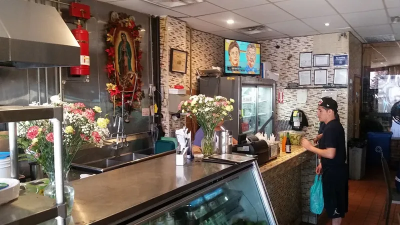 Dining ambiance of restaurant Tortilleria Mexicana Los Hermanos 4