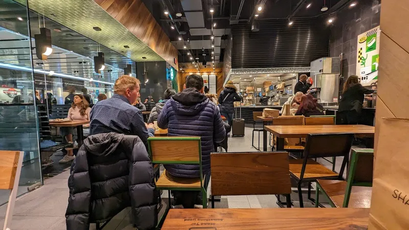 Dining ambiance of restaurant Shake Shack Hudson Yards 4