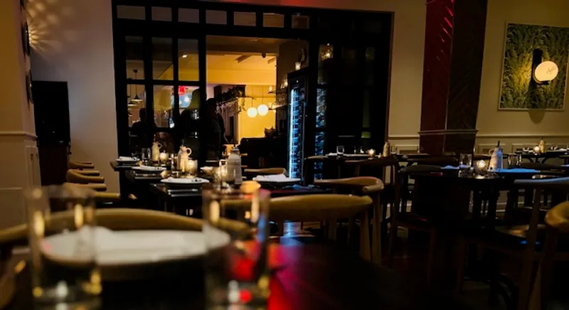 Dining ambiance of restaurant Fumo Upper East Side 1