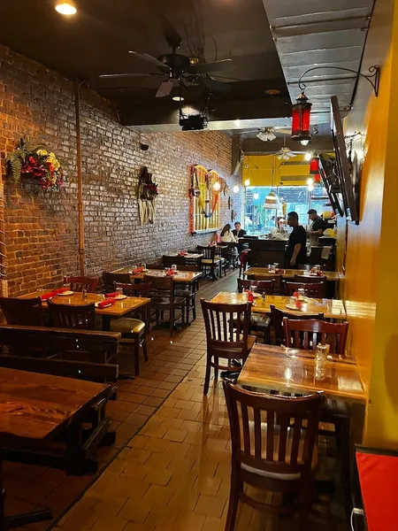 Dining ambiance of restaurant Colombia in Park Slope 1