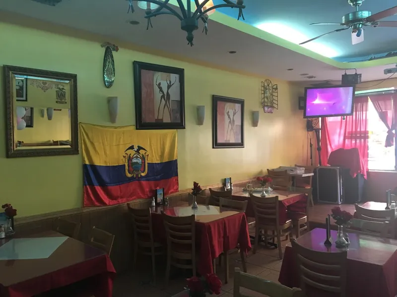 Dining ambiance of restaurant Ecuadorian Food II 3