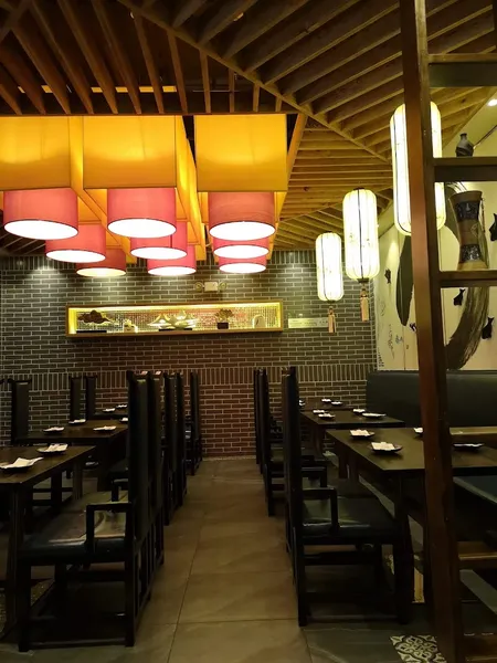 Dining ambiance of restaurant Grill Master 2