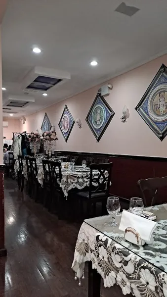 Dining ambiance of restaurant Toshkent Restaurant 1