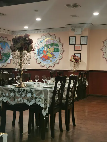 Dining ambiance of restaurant Toshkent Restaurant 2