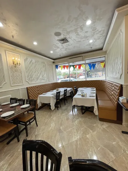 Dining ambiance of restaurant Marakand 1