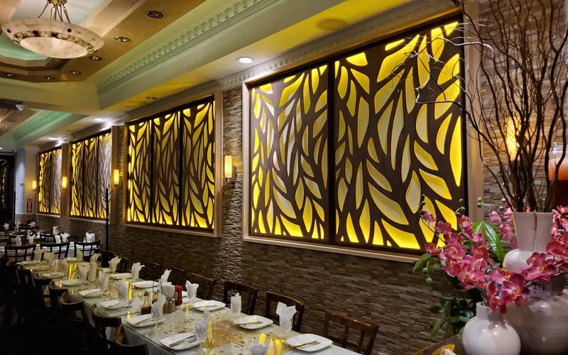 Dining ambiance of restaurant Stix 1