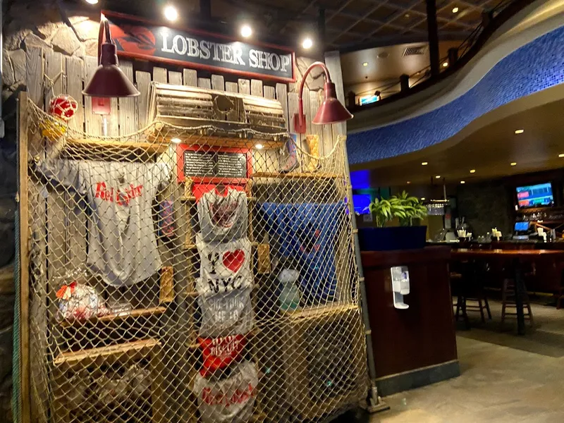 Dining ambiance of restaurant Red Lobster 5