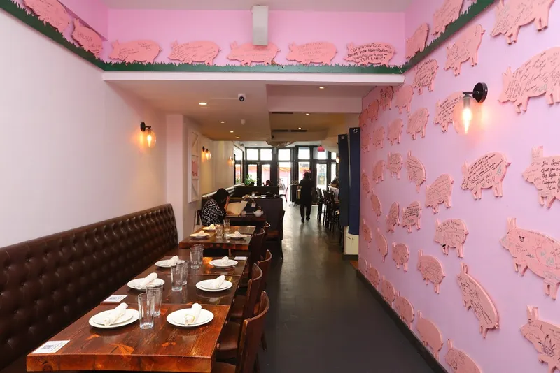 Dining ambiance of restaurant Pig Heaven 2