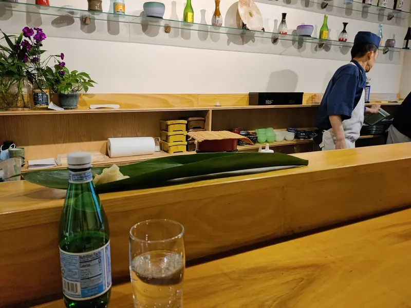 Dining ambiance of restaurant Omakase SUSHI DAIRO 3