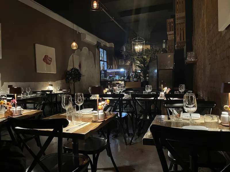 Dining ambiance of restaurant Nonna Beppa 1