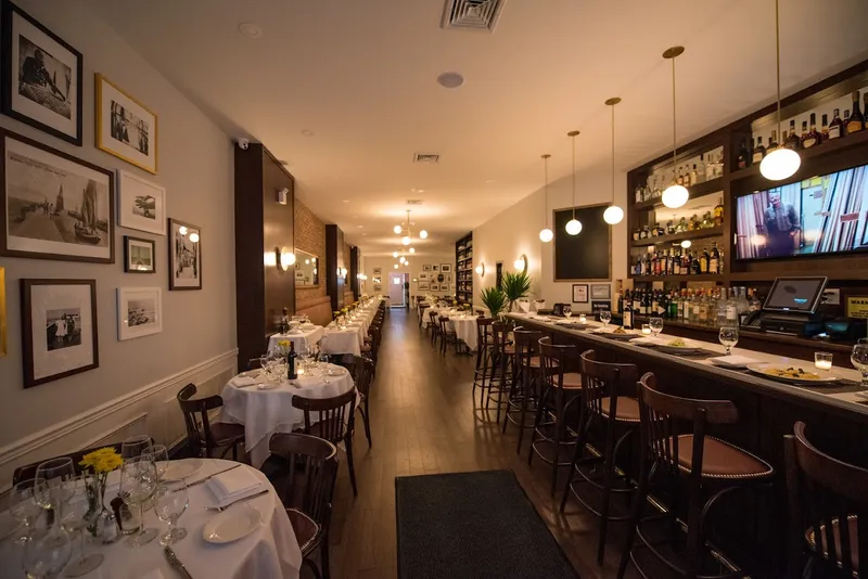 Dining ambiance of restaurant Osteria del Bianco 1