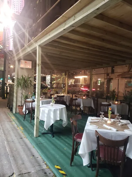 Dining ambiance of restaurant Osteria del Bianco 3