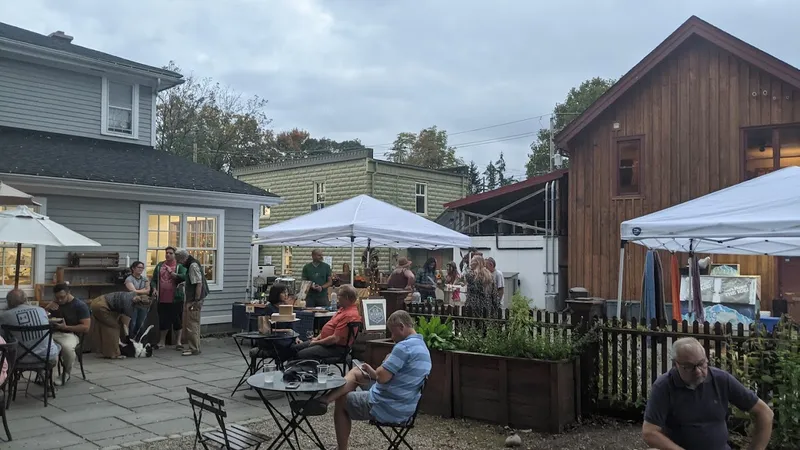 Dining ambiance of restaurant Elm Street Bakery 1