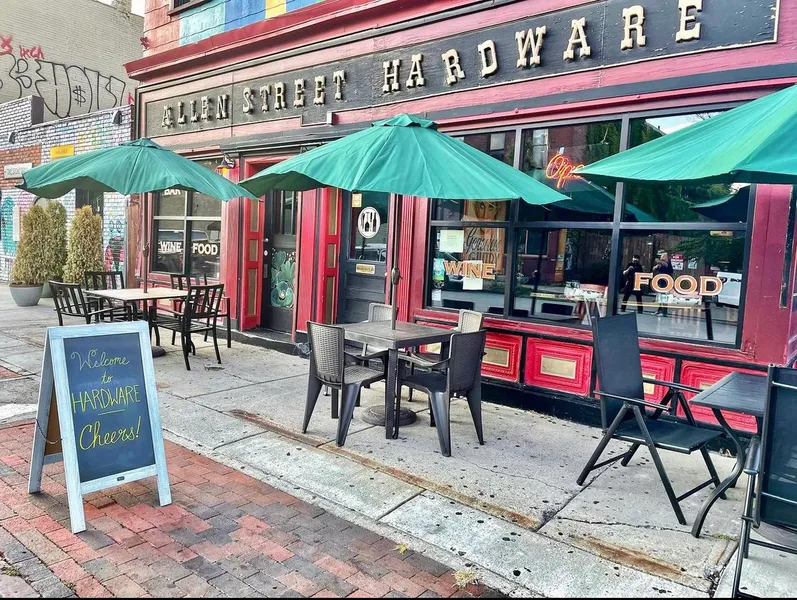 Dining ambiance of restaurant Allen St Hardware Cafe 2