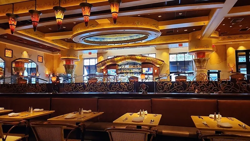 Dining ambiance of restaurant The Cheesecake Factory 1