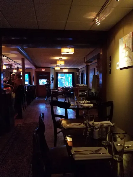 Dining ambiance of restaurant The Phoenix at 269 4