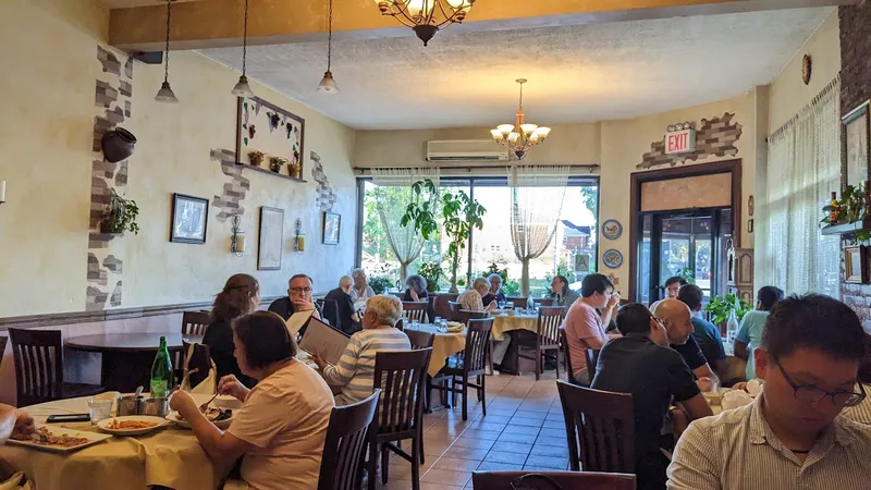 Dining ambiance of restaurant L'Italiano Trattoria 1