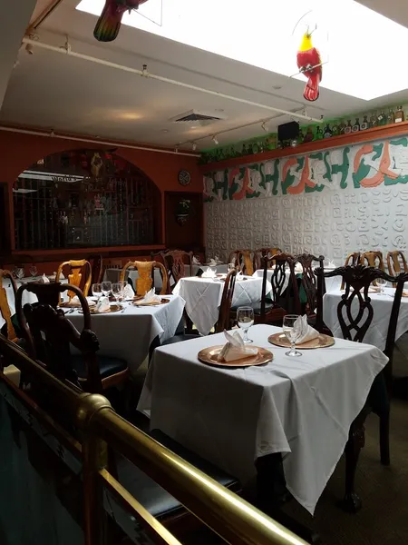 Dining ambiance of restaurant Tequila Sunrise of Bayside 3