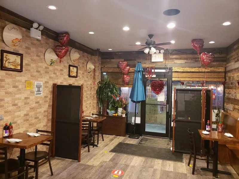 Dining ambiance of restaurant Chef Papa 1