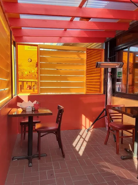 Dining ambiance of restaurant Don Burrito 2