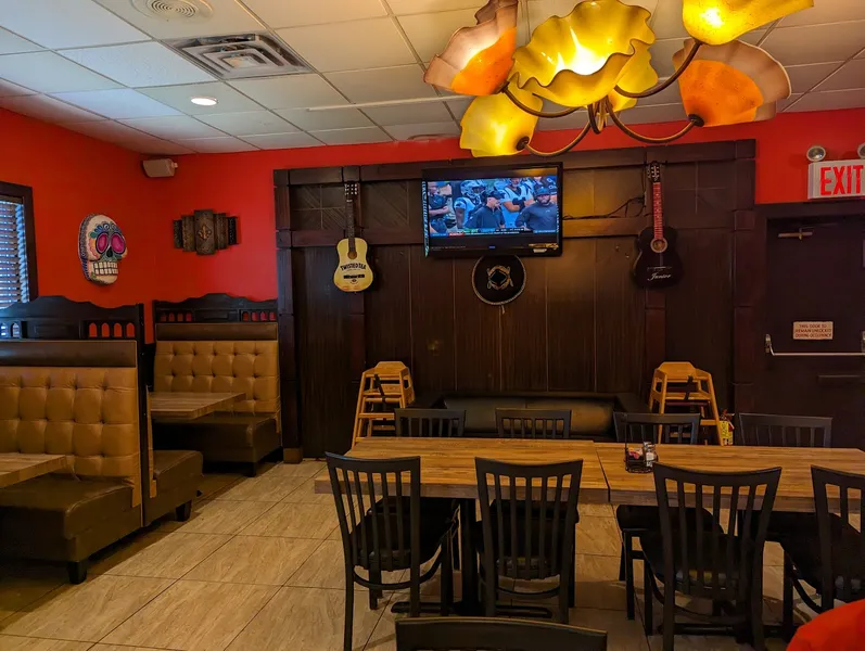 Dining ambiance of restaurant Don Patron Mexican Bar & Grill 4