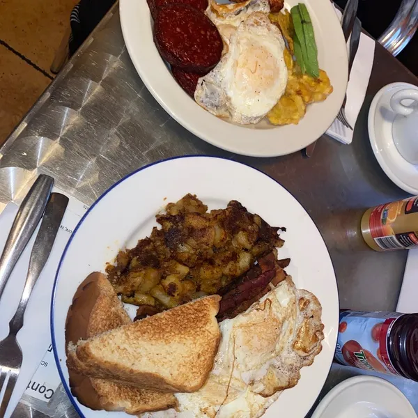 Chicken and Eggs Over Easy Harlem Breakfast Club