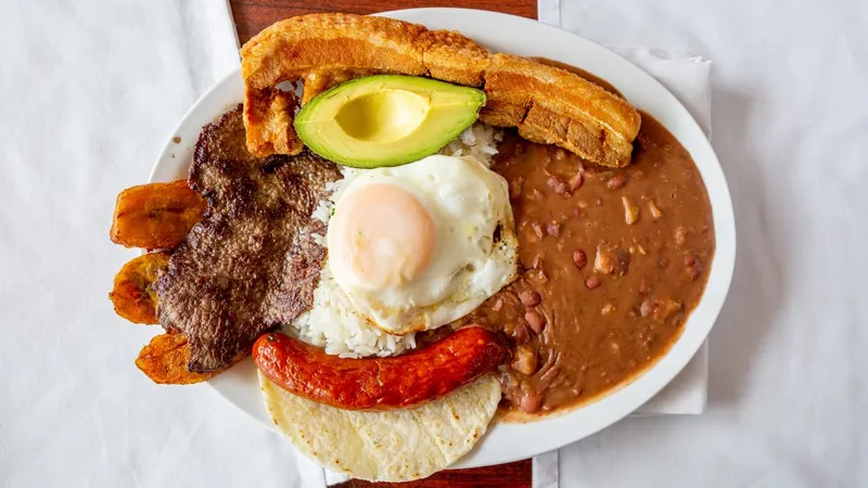 Bandeja Paisa Paraiso Colombiano