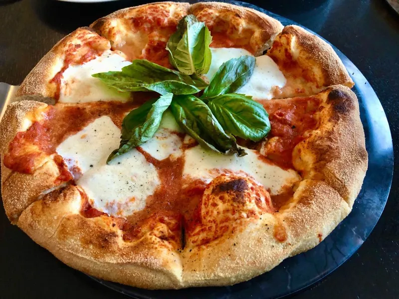 Margherita Pizza R40