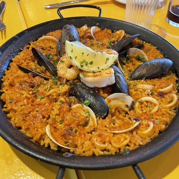 Seafood Paella El Mate